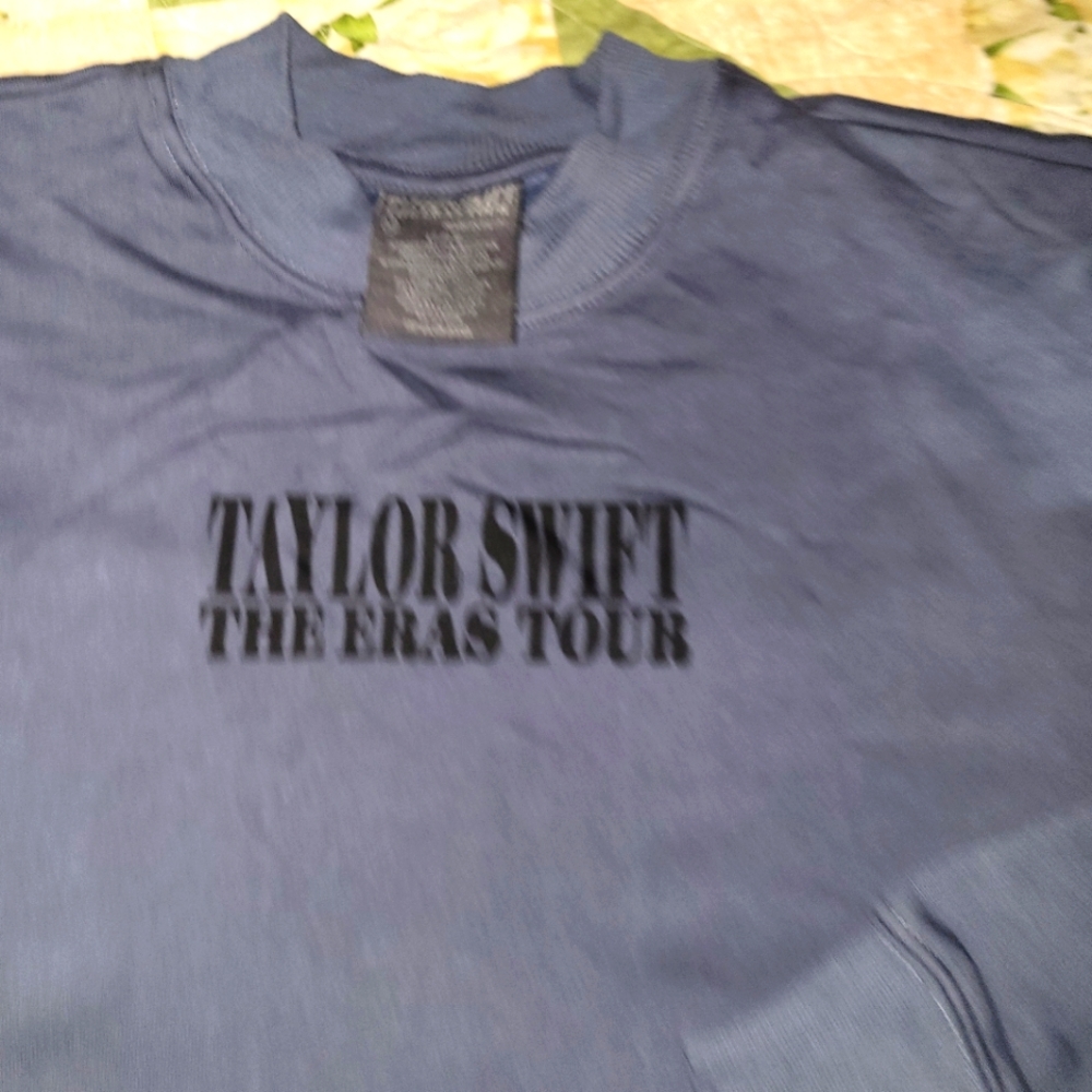 NEW with tags authentic Taylor Swift the eras tour blue crew neck Vancouver!